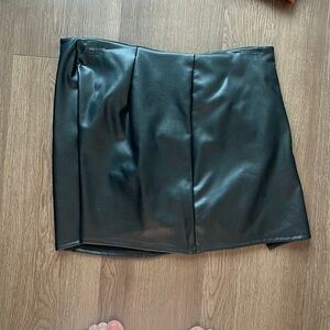 Black pleather skort altard state NWOT